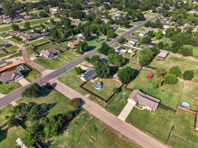 424 E Pennsylvania Avenue, Van, TX 75790