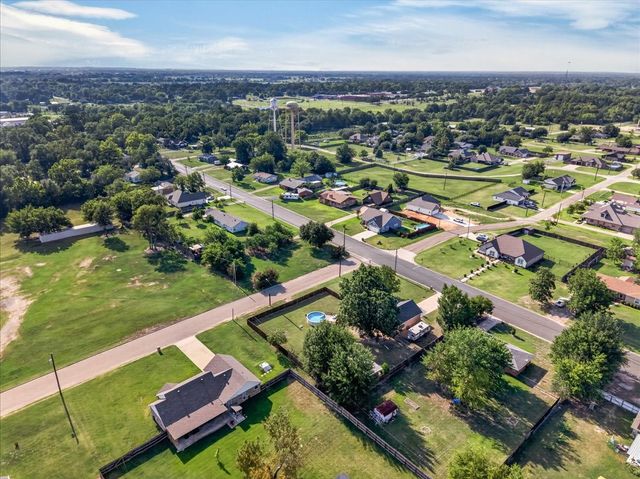 424 E Pennsylvania Avenue, Van, TX 75790