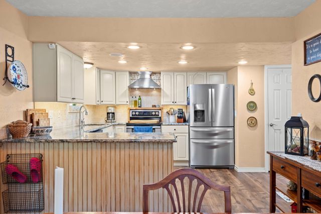 81 Lakeshore Drive, Kimberling City, MO 65686