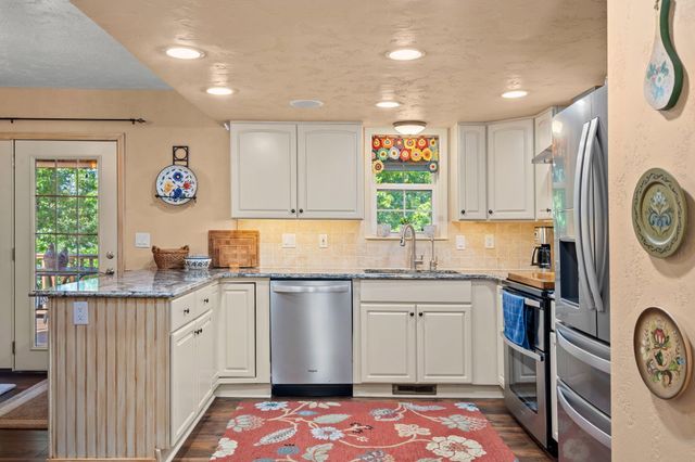 81 Lakeshore Drive, Kimberling City, MO 65686