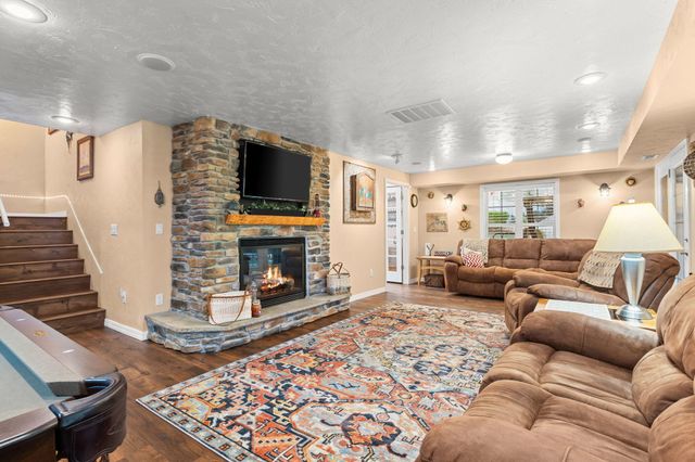 81 Lakeshore Drive, Kimberling City, MO 65686