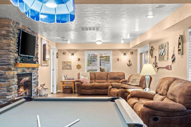 81 Lakeshore Drive, Kimberling City, MO 65686