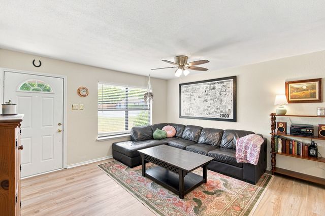 601 E Avenue F, Midlothian, TX 76065
