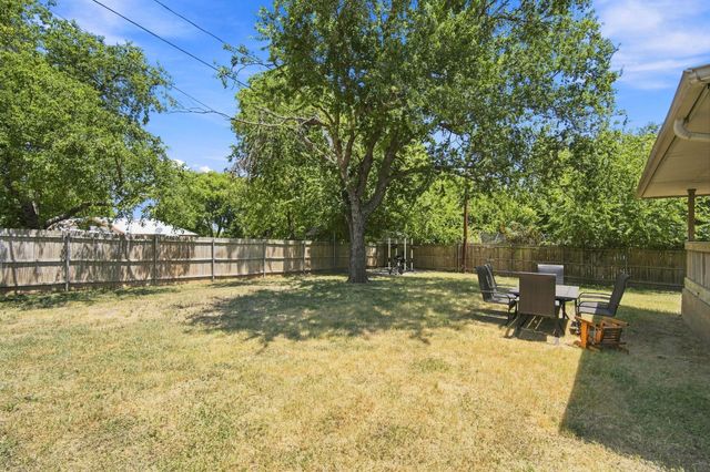 601 E Avenue F, Midlothian, TX 76065