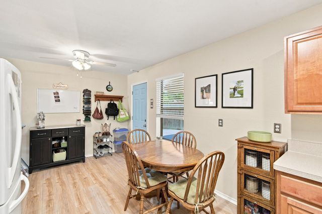 601 E Avenue F, Midlothian, TX 76065
