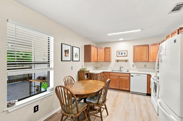 601 E Avenue F, Midlothian, TX 76065