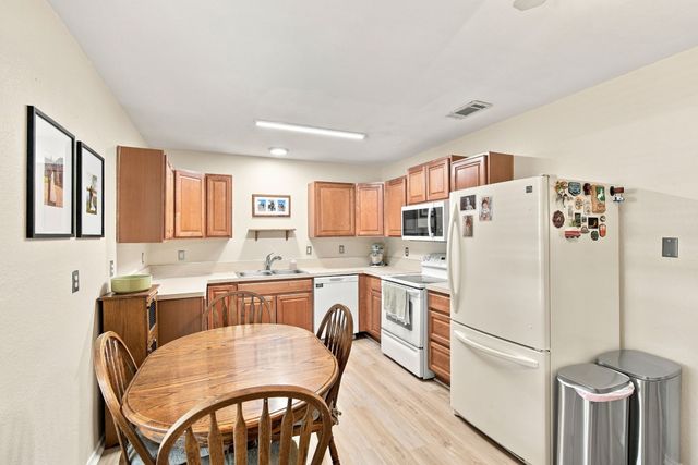 601 E Avenue F, Midlothian, TX 76065