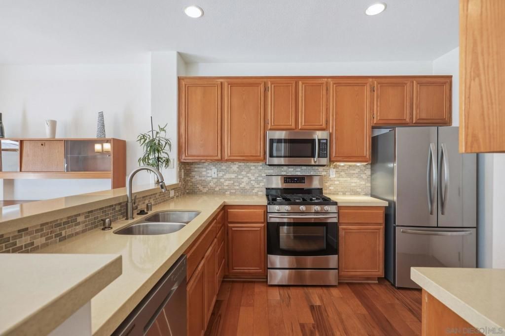 Image 1 of property listing at 9615 W Canyon 4, San Diego, CA 92123