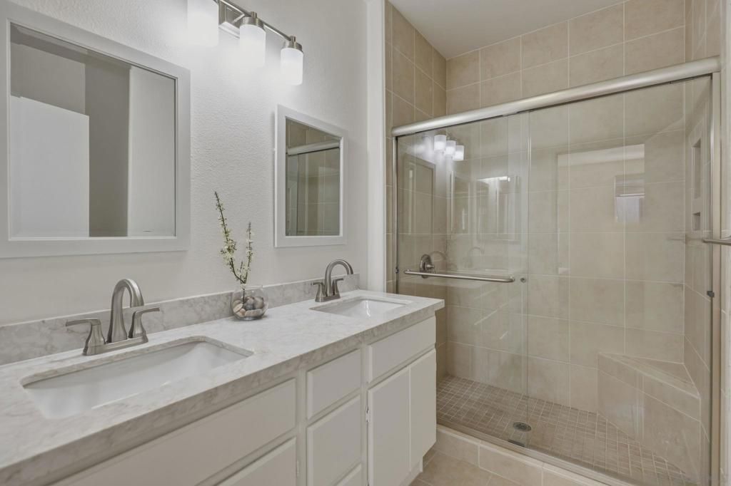 Image 16 of property listing at 9615 W Canyon 4, San Diego, CA 92123