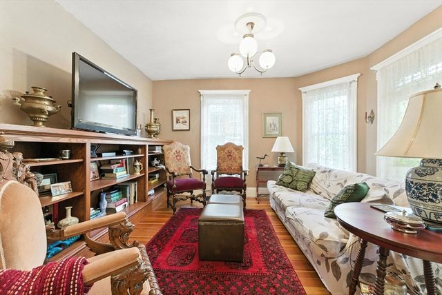 72 Firglade Ave, Springfield, MA 01108