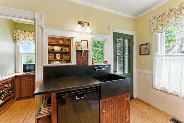 72 Firglade Ave, Springfield, MA 01108