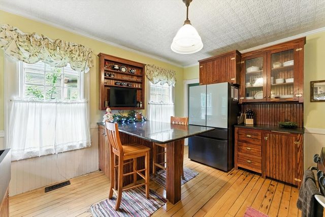 72 Firglade Ave, Springfield, MA 01108