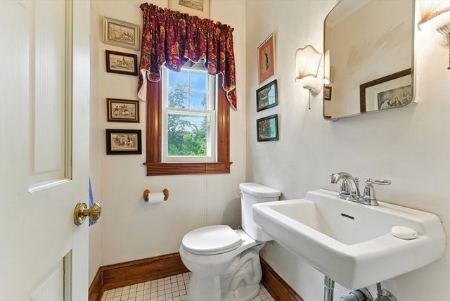 72 Firglade Ave, Springfield, MA 01108