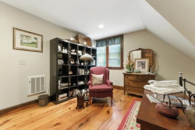 72 Firglade Ave, Springfield, MA 01108
