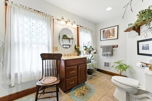 72 Firglade Ave, Springfield, MA 01108