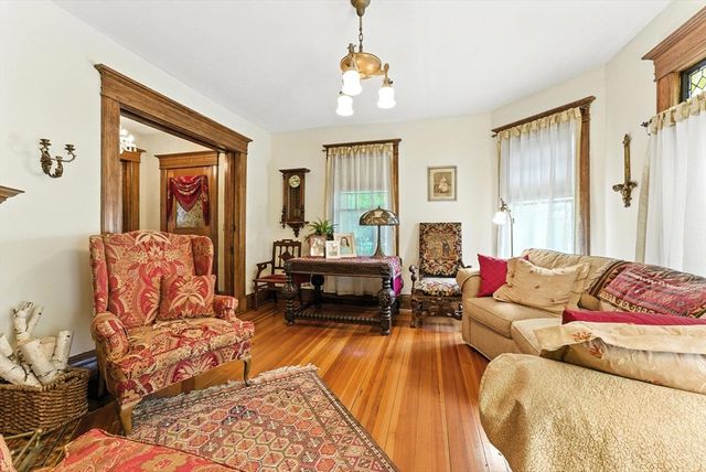 72 Firglade Ave, Springfield, MA 01108