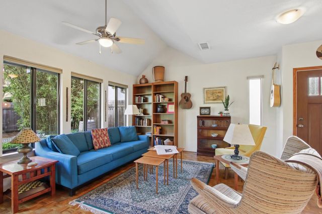 2406 Overhill Ln, Davis, CA 95616