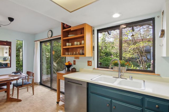 2406 Overhill Ln, Davis, CA 95616