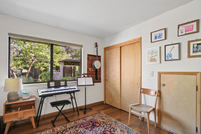 2406 Overhill Ln, Davis, CA 95616