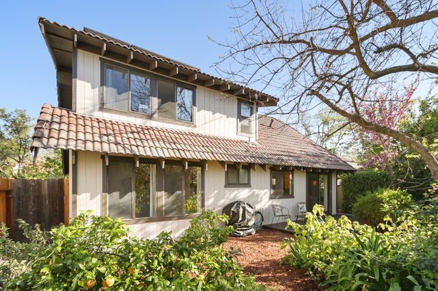 2406 Overhill Ln, Davis, CA 95616