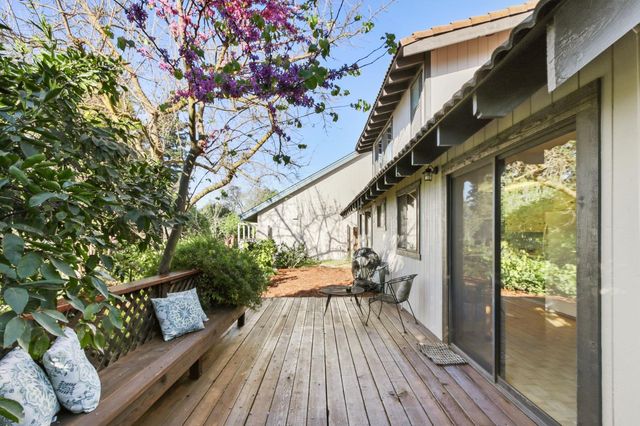 2406 Overhill Ln, Davis, CA 95616