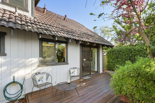 2406 Overhill Ln, Davis, CA 95616