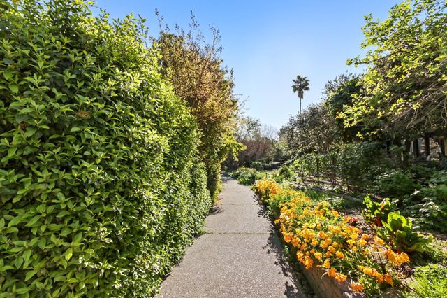 2406 Overhill Ln, Davis, CA 95616