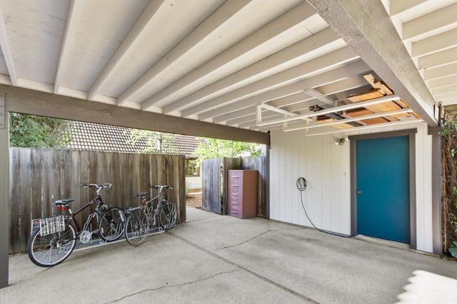 2406 Overhill Ln, Davis, CA 95616