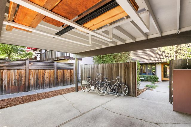 2406 Overhill Ln, Davis, CA 95616