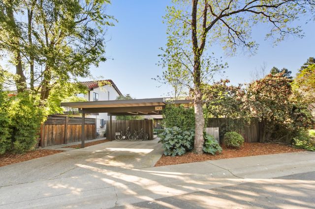 2406 Overhill Ln, Davis, CA 95616