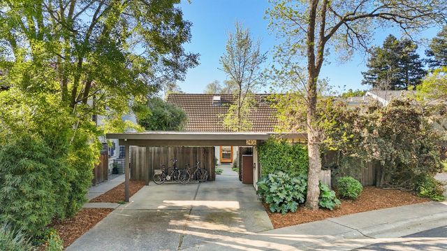 2406 Overhill Ln, Davis, CA 95616