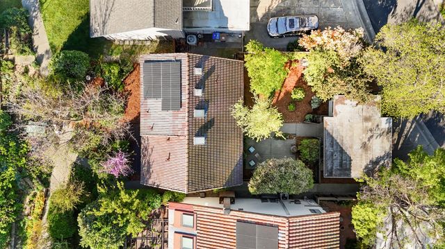 2406 Overhill Ln, Davis, CA 95616