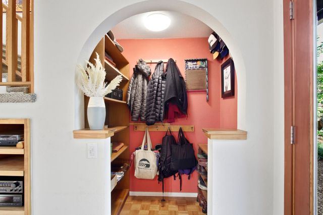 2406 Overhill Ln, Davis, CA 95616