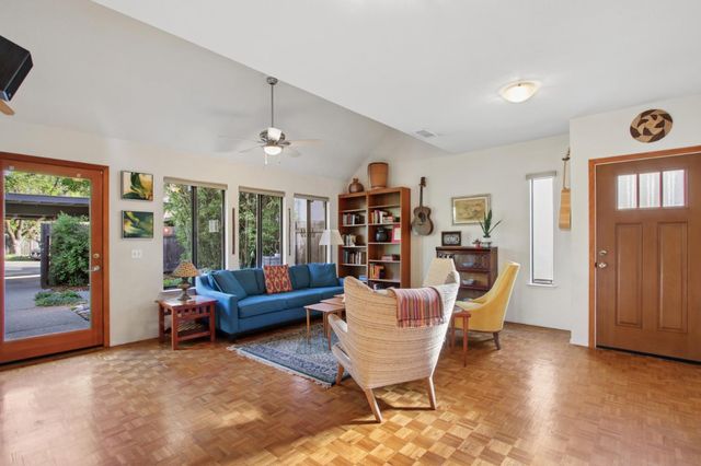 2406 Overhill Ln, Davis, CA 95616