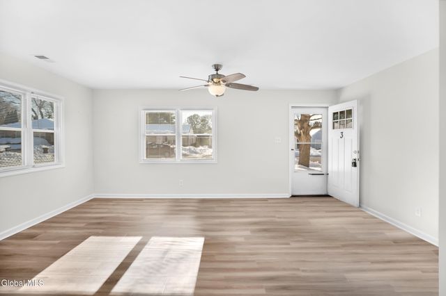 3 Miracle Lane, Colonie, NY 12211