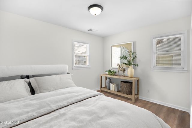 3 Miracle Lane, Colonie, NY 12211