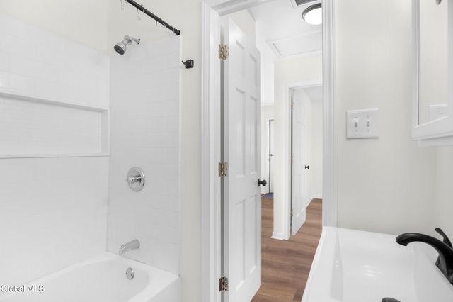 3 Miracle Lane, Colonie, NY 12211