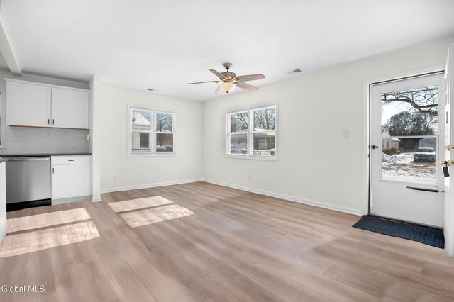 3 Miracle Lane, Colonie, NY 12211