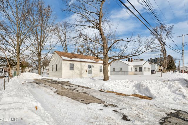 3 Miracle Lane, Colonie, NY 12211