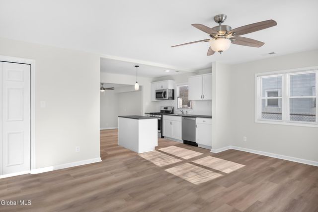 3 Miracle Lane, Colonie, NY 12211