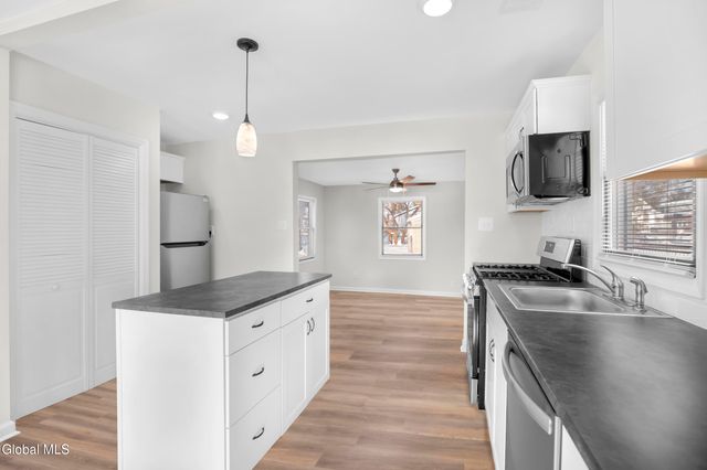 3 Miracle Lane, Colonie, NY 12211