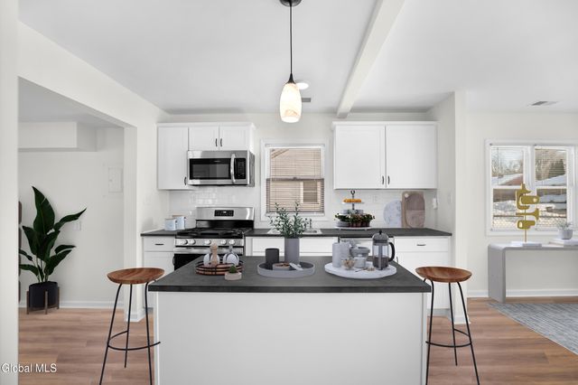 3 Miracle Lane, Colonie, NY 12211