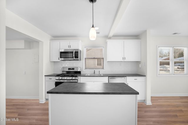 3 Miracle Lane, Colonie, NY 12211