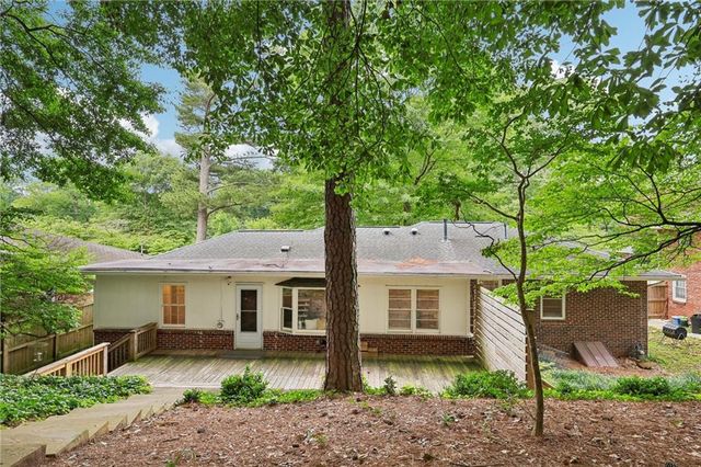 579 N Superior Avenue, Decatur, GA 30033