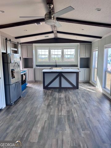 59 Longleaf Road, Hazlehurst, GA 31539