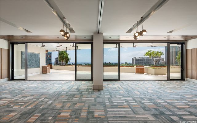 383 Kalaimoku Street 1916, Honolulu, HI 96815