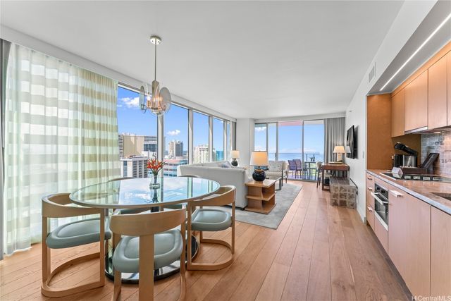 383 Kalaimoku Street 1916, Honolulu, HI 96815