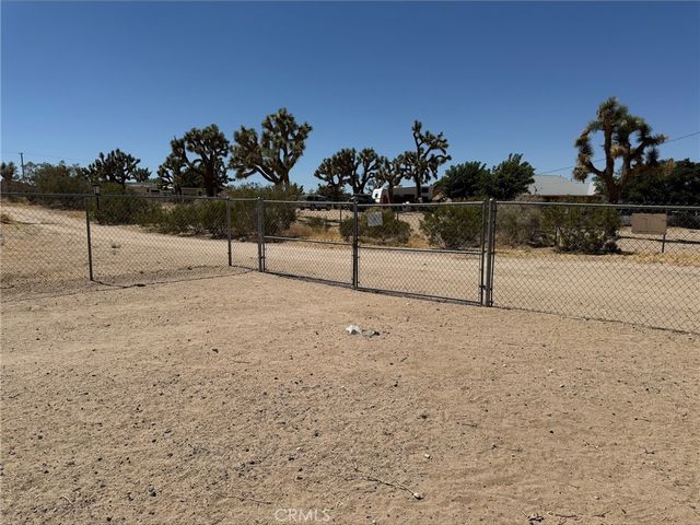 6473 Chevoit, Phelan, CA 92371