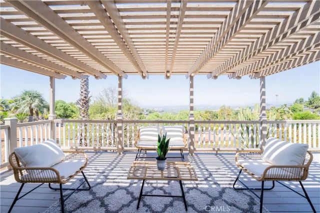 1205 Via Del Cerro, Vista, CA 92084