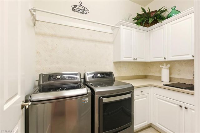 8977 Crooked Stick CT, Naples, FL 34113